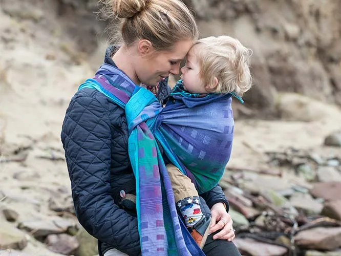 Wearing your baby with even more style, thanks to 4 cool baby carriers.