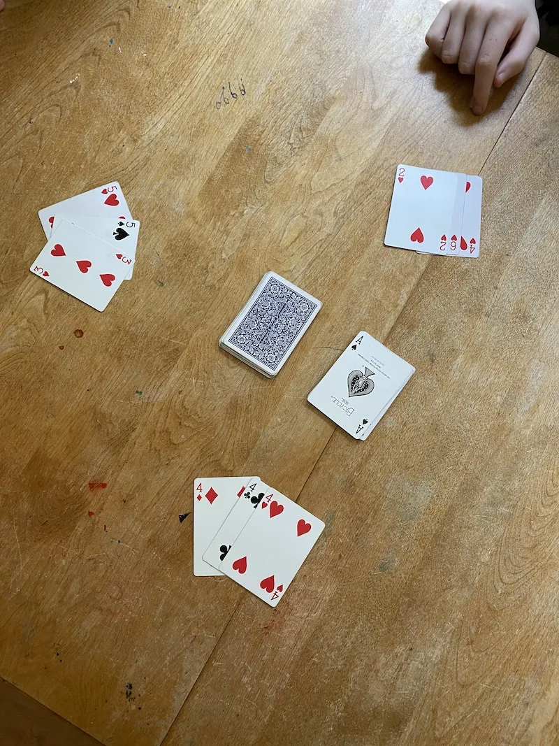 5 fun card games every kid should know: Pass the Trash is an easy 1-card game