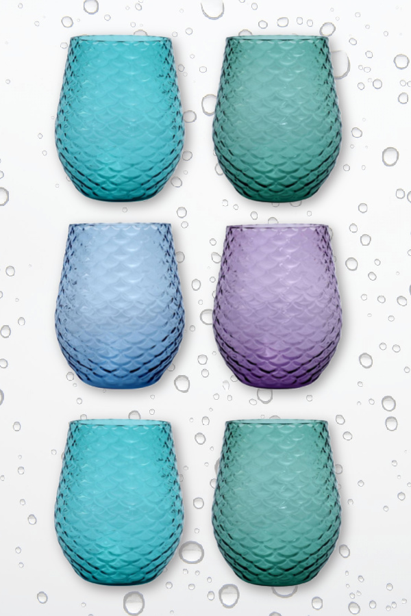 Gorgeous Find: acrylic stemless wine tumblers with mermaid scale pattern Gorgeous Find: acrylic stemless wine tumblers with mermaid scale pattern