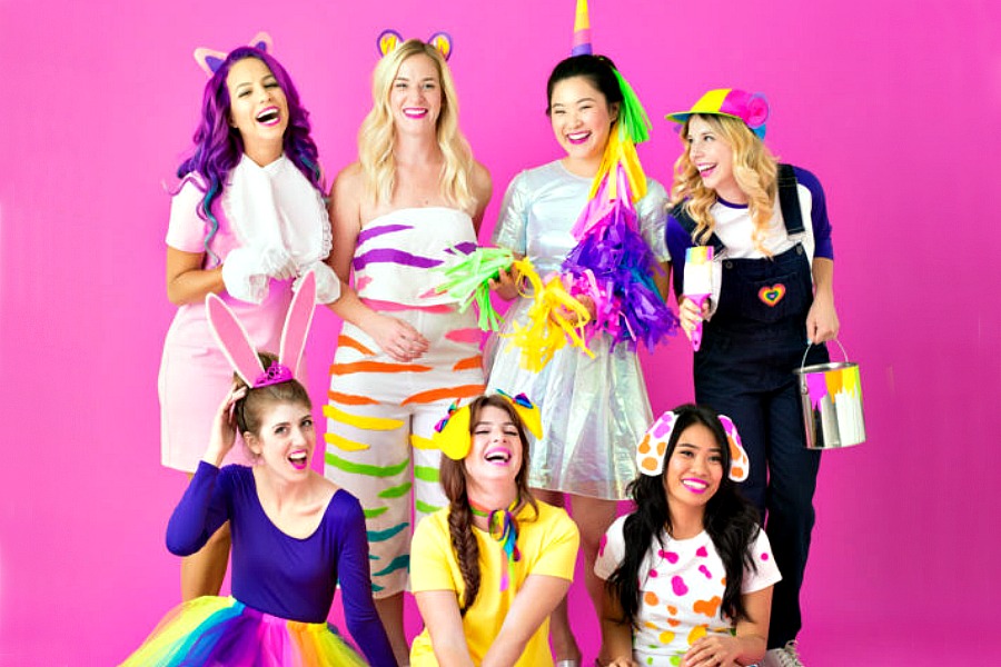 Lisa Frank costumes! Great for an easy, last minute Halloween costume idea: Tutorial via Studio DIY