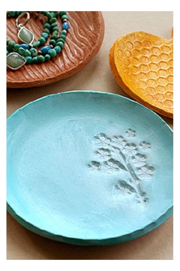 Lisa Storms clay jewelry trays make a great DIY holiday gift Lisa Storms clay jewelry trays make a great DIY holiday gift