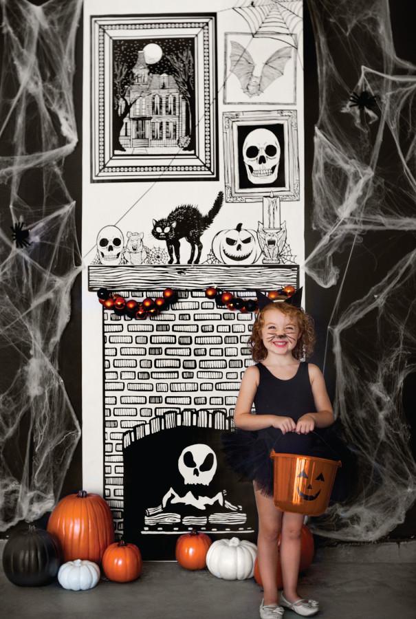 Non-candy Halloween treats: Draw together Halloween set | Caravan Shoppe Non-candy Halloween treats: Draw together Halloween set | Caravan Shoppe