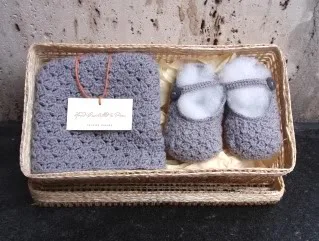 A crocheted gift set for those who can't really crochet