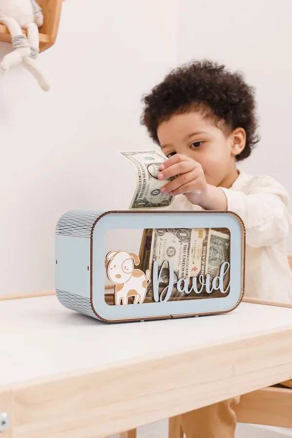 Printable play money for kids from Good Mood Printables helps teach preschoolers financial literacy