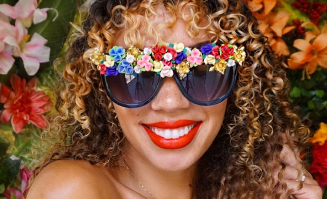 Glam gifts for your fab BFF. Mostly so you can borrow them.
