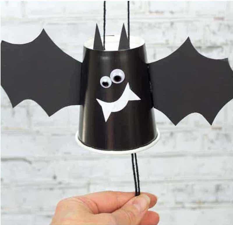 Easy Halloween crafts for preschoolers: Paper cup bats at Kids Craft Room