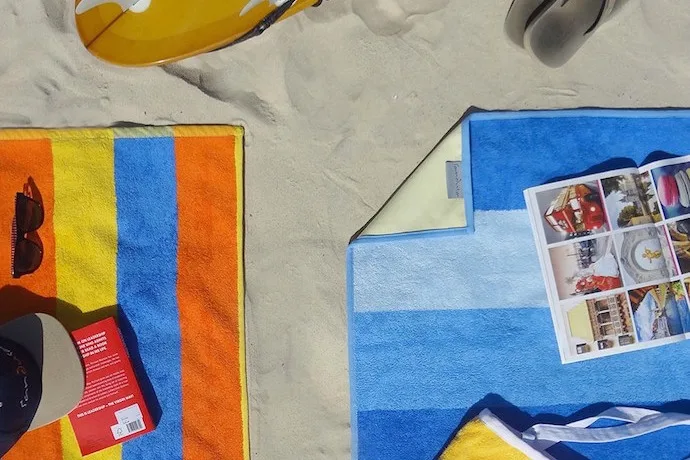 The Sandusa sand-free beach towel really works. Perfect for the beach or pool, especially with kids