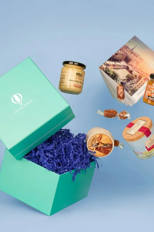 Foodie gifts for dads on sale right now: Taste the World international snack subscription box