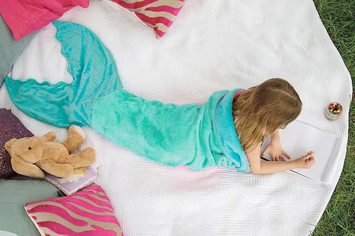Awesome mermaid tail blanket for kids from BlankieTails