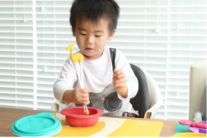 Marcus and Marcus modern animal dishes and utensils for kids