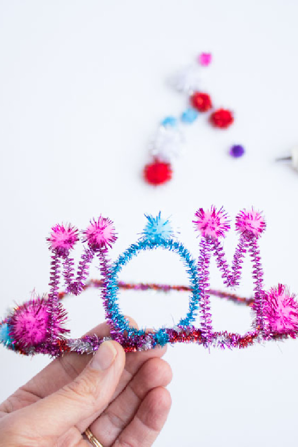 Pipe Cleaner Flower Crown Craft (DIY tutorial)