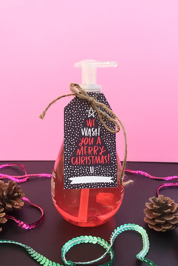 A printable holiday gift label pack for everything from soap to cookies, champagne to batteries A printable holiday gift label pack for everything from soap to cookies, champagne to batteries