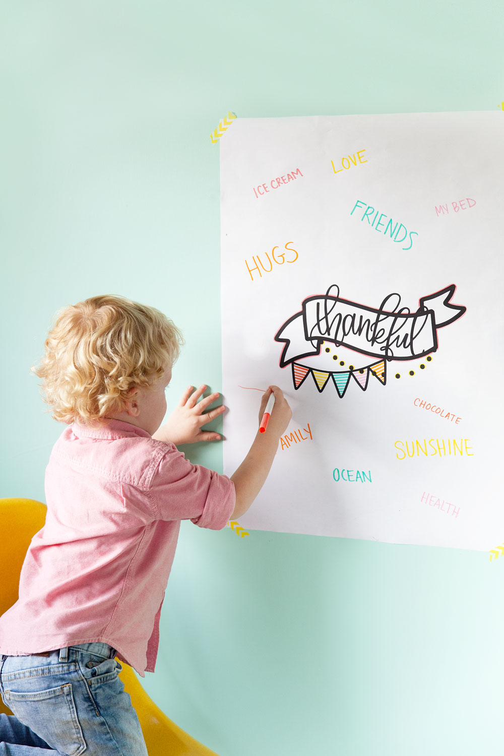 Easy gratitude activities for kids: Thankful printable from Tell, Love, and Party