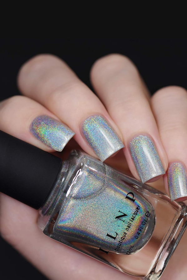 Fall nail trends: Silver holographic nails using ILNP Mega Holographic polish are also amazing for holiday season Fall nail trends: Silver holographic nails using ILNP Mega Holographic polish are also amazing for holiday season