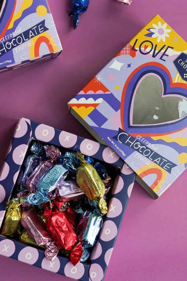Best gifts for girlfriends: Fun Chocolate Assortment from Seattle Chocolate Co | Valentines Gifts Best gifts for girlfriends: Fun Chocolate Assortment from Seattle Chocolate Co | Valentines Gifts