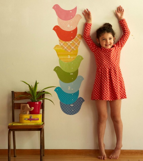 Petit Collage book of 25 easy crafts: DIY growth chart Petit Collage book of 25 easy crafts: DIY growth chart