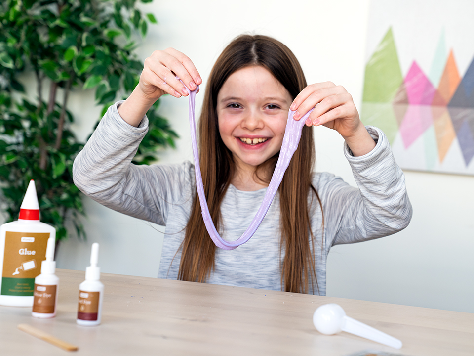 Color-changing diy slime making kits in birthday party packs from Kiwi Co Color-changing diy slime making kits in birthday party packs from Kiwi Co