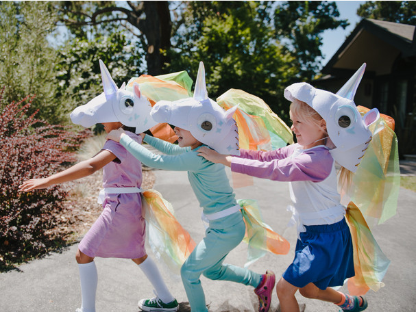 DIY Unicorn costume kit from Kiwi Co includes STEM components to help teach kids about phosphorescence and illumination in the glow-in-the-dark horn!