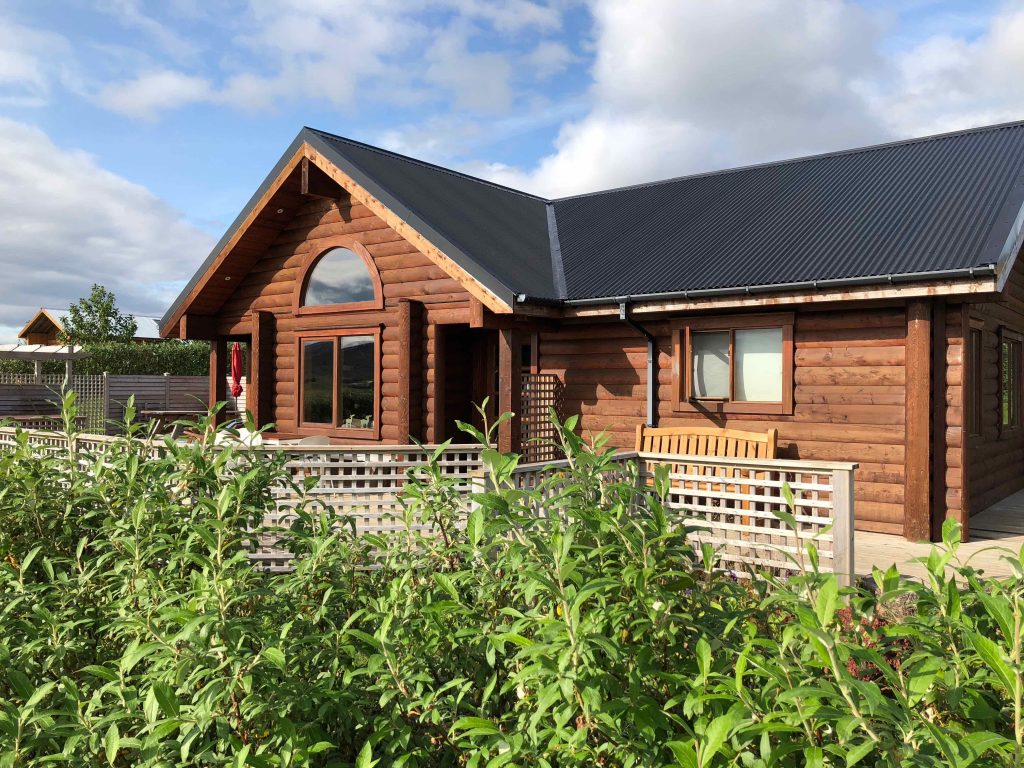 Traveling to Iceland with kids: How to pick the best rental home for your Iceland vacation Traveling to Iceland with kids: How to pick the best rental home for your Iceland vacation