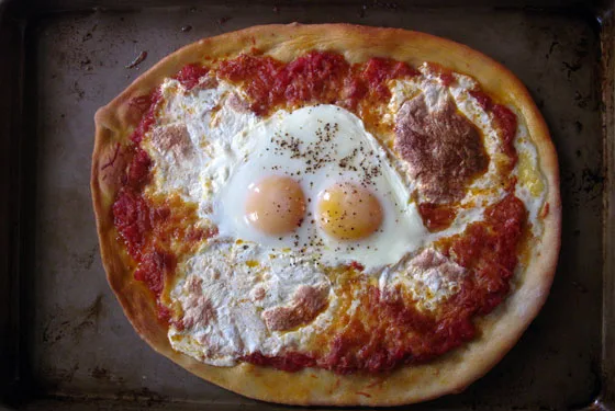 Pizza with a fried egg