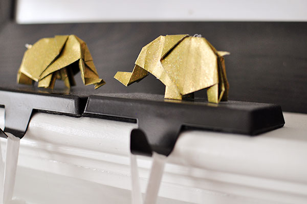 Origami ornaments: Glitter Origami Elephants | The Cheese Thief