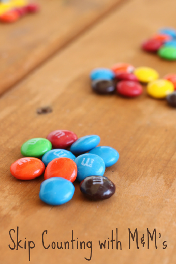 Math Games with leftover Halloween candy: M&M Skip Counting math project from Learn Play Imagine Math Games with leftover Halloween candy: M&M Skip Counting math project from Learn Play Imagine
