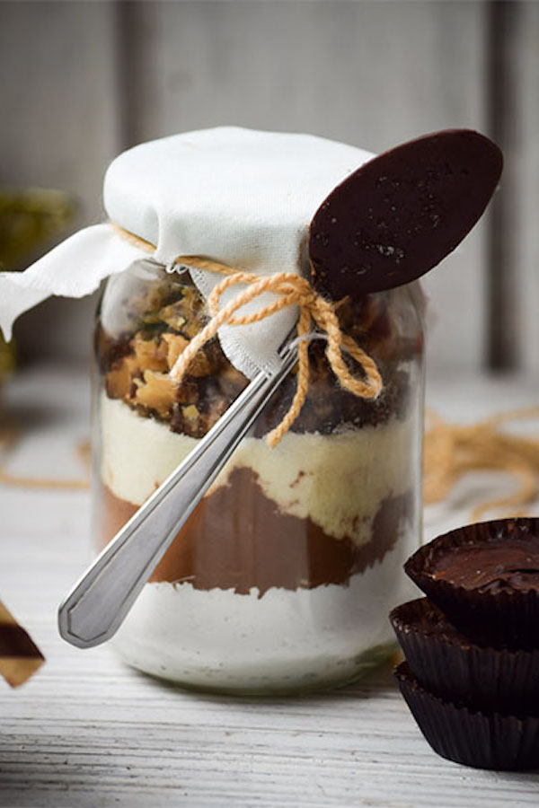 DIY holiday gifts: Hot Chocolate in a jar at Gringalicious