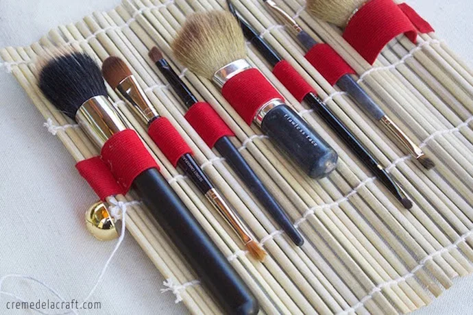 Creative makeup storage idea: Roll brushes in a sushi mat