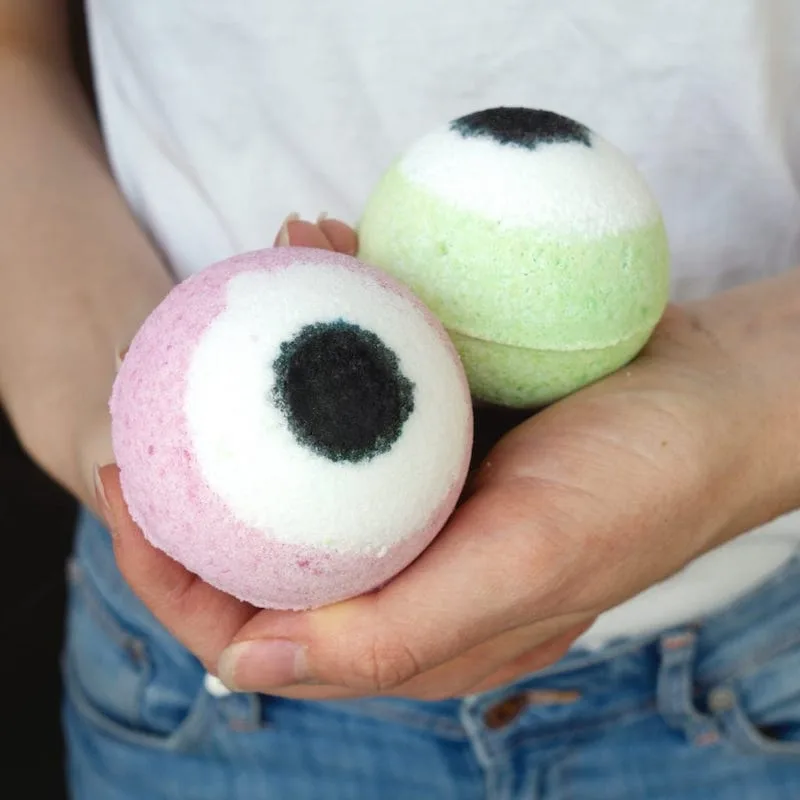 Halloween crafts for teens: Monster Eye bath bombs at The Makeup Dummy