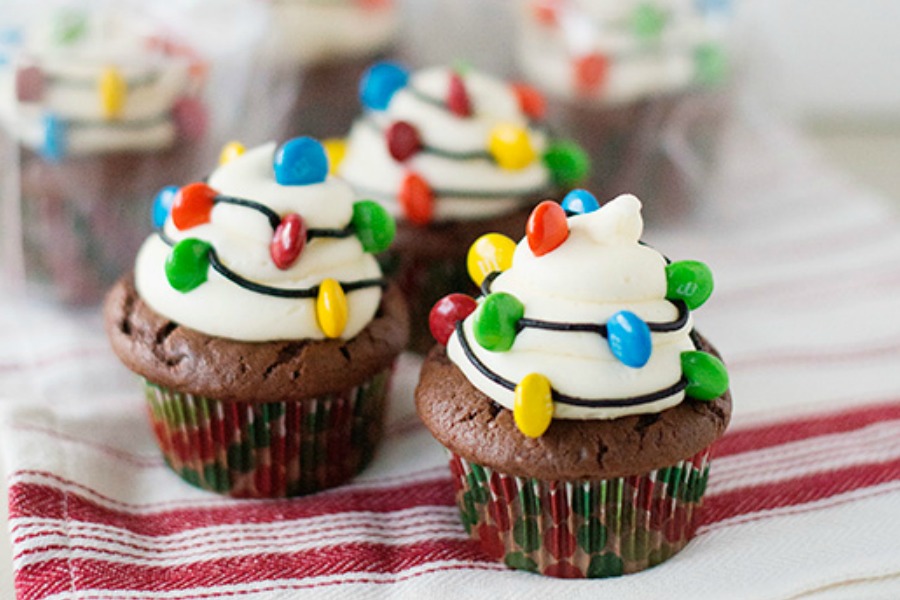 Clever Stranger Things party ideas: Christmas Light Cupcakes diy at Baked Bree
