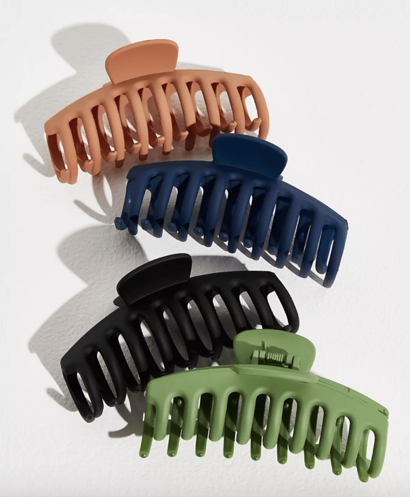 Hair accessories to help you grow out your hair: Claw clips Hair accessories to help you grow out your hair: Claw clips