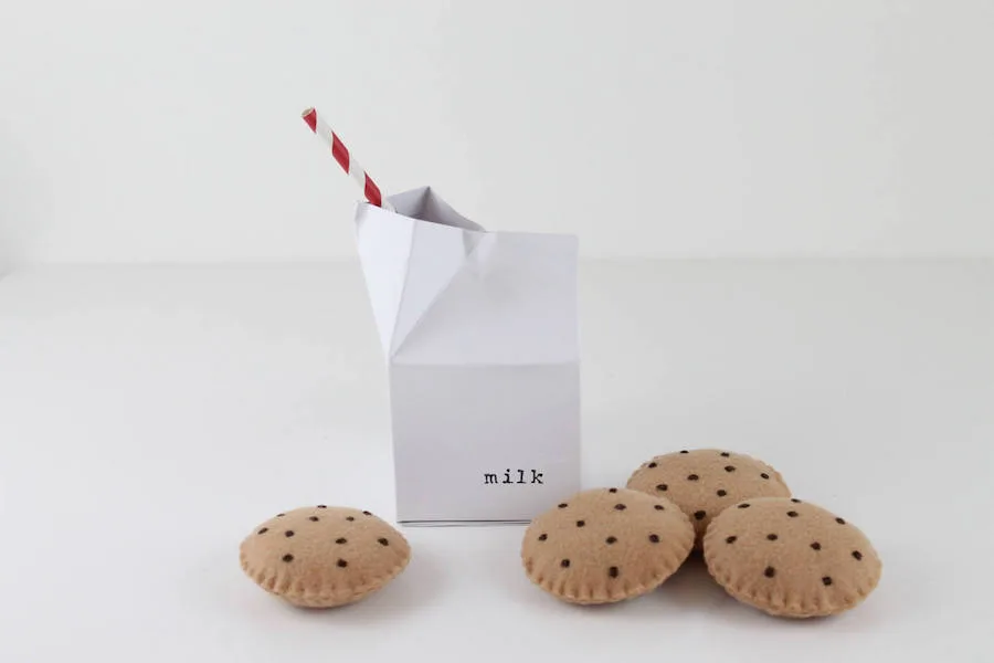 The cutest play food makers on Etsy: Felt Cookies and Milk Set by The Homespun Market