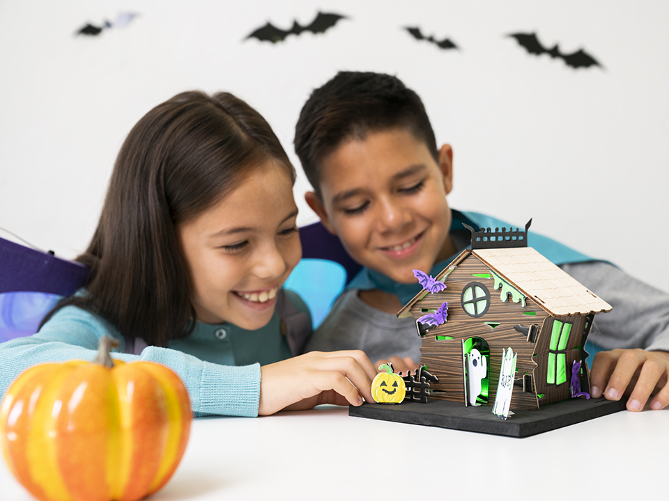 DIY haunted house craft kit from KiwiCo for Halloween DIY haunted house craft kit from KiwiCo for Halloween