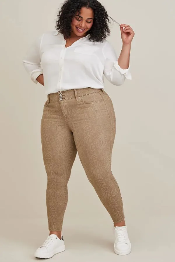 H&M Plus size clothing for teens has affordable and stylish picks for teens as they get ready for back to school