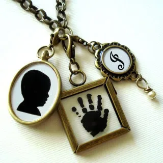 Beautiful custom Mother's Day pendants--or pendants that make every day Mother's Day