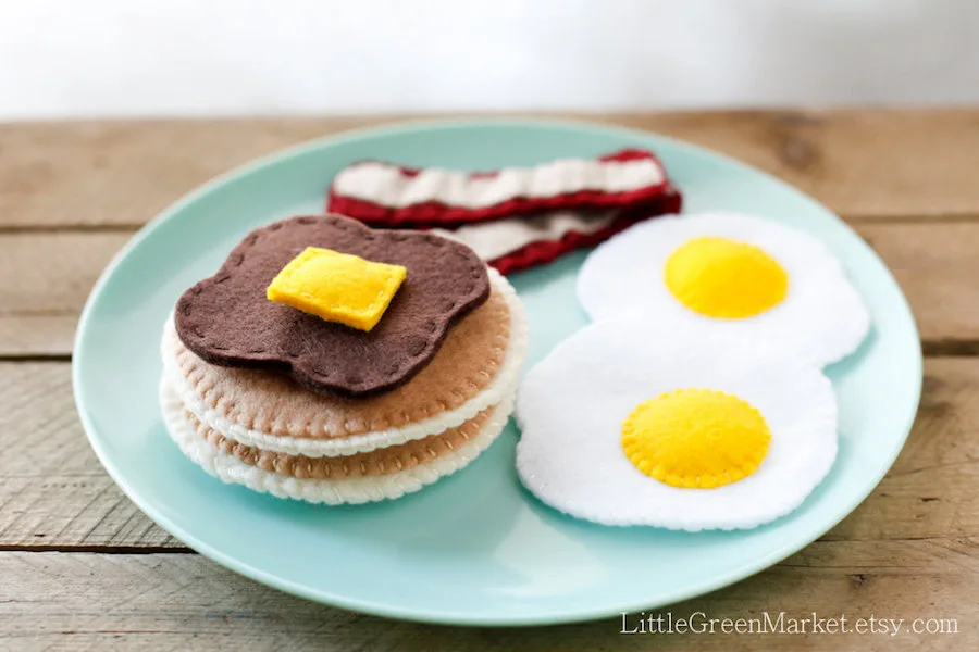 Cutest handmade play food makers on Etsy: Felt Breakfast set by Little Green Market