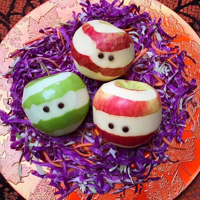 Mini Mummy Halloween Pizzas (recipe kit or frozen option)