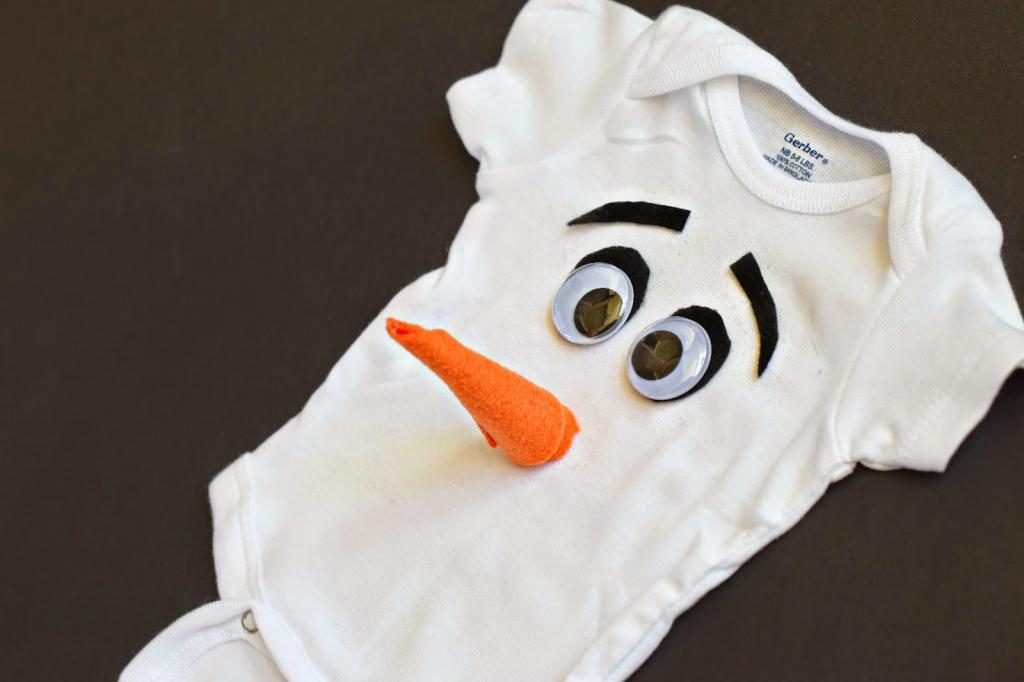 DIY Olaf Halloween costume for baby at Mommy Testers