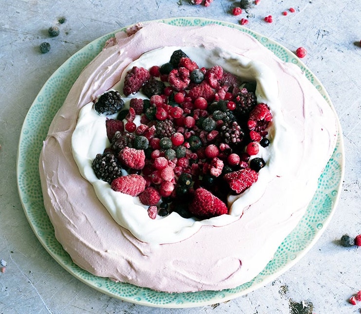 Vegan Aquafaba Pavlova with Coconut Cream and Berries (recipe)