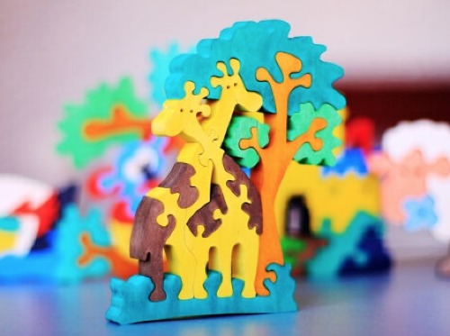 Wooden giraffe puzzle | Cool Mom Picks Wooden giraffe puzzle | Cool Mom Picks