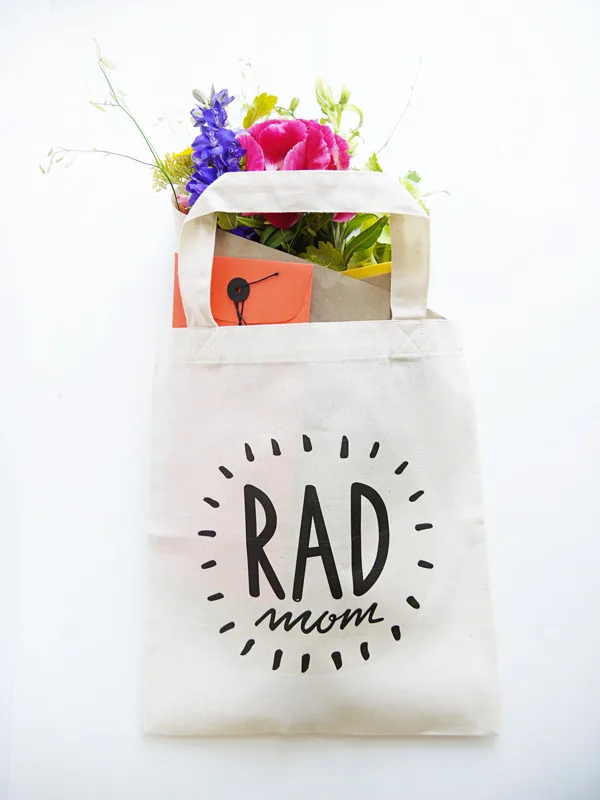 DIY Mother's Day gifts: Tote Bag by Oh Happy Day