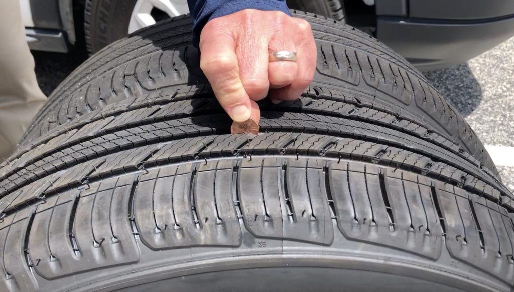 Penny test: How to check for worn tires | sponsor Penny test: How to check for worn tires | sponsor