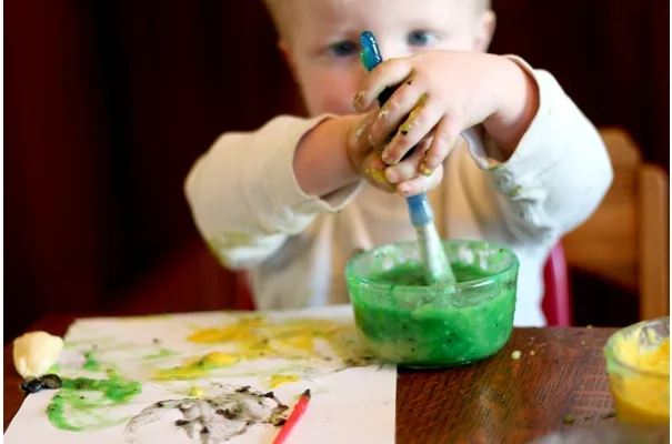 11 messy projects for preschoolers that let you be the fun parent