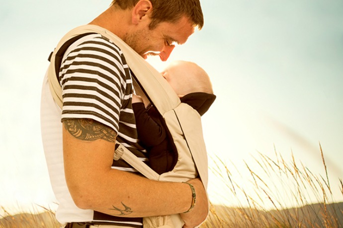Coolest baby gifts of the year: Mountain Buggy Juno baby carrier | Cool Mom Picks Editors' Best