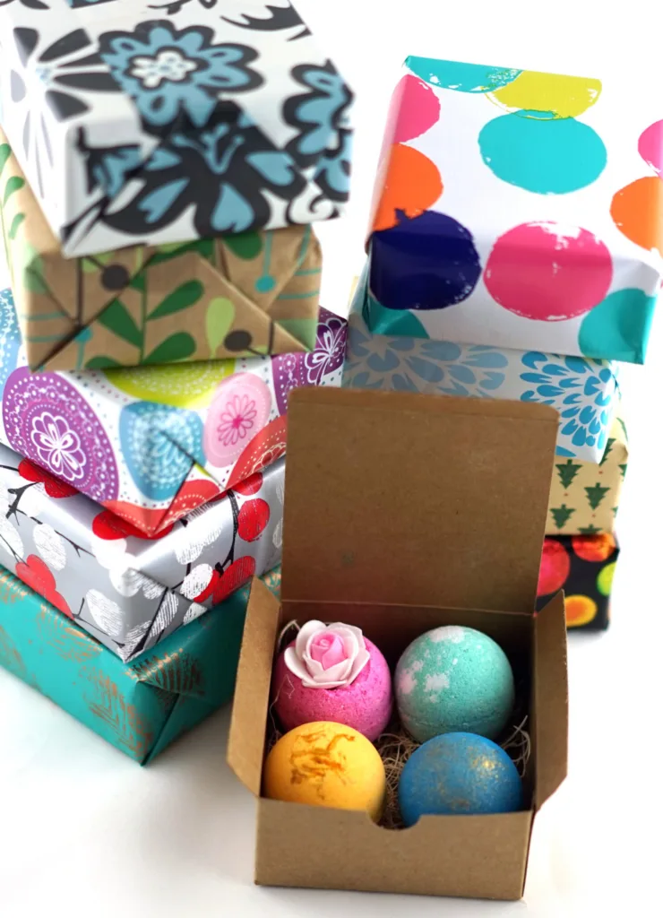 Lifearound2angels Handmade Bath Bombs (Amazon, 12-pack)