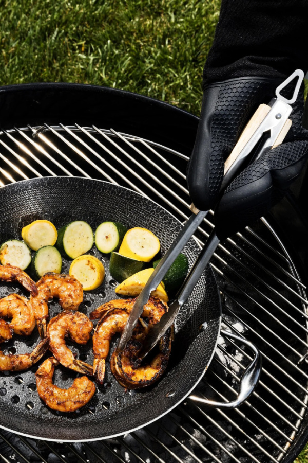 HexClad Fire It Up Grilling Bundle